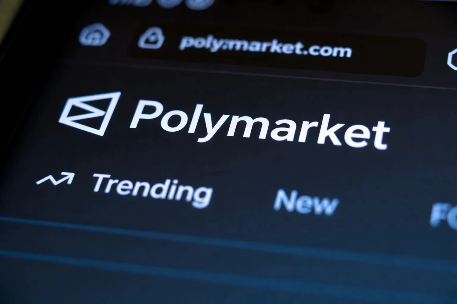 Трейдеры подали в суд на Polymarket из-за манипуляций с прогнозами по продаже биткоинов